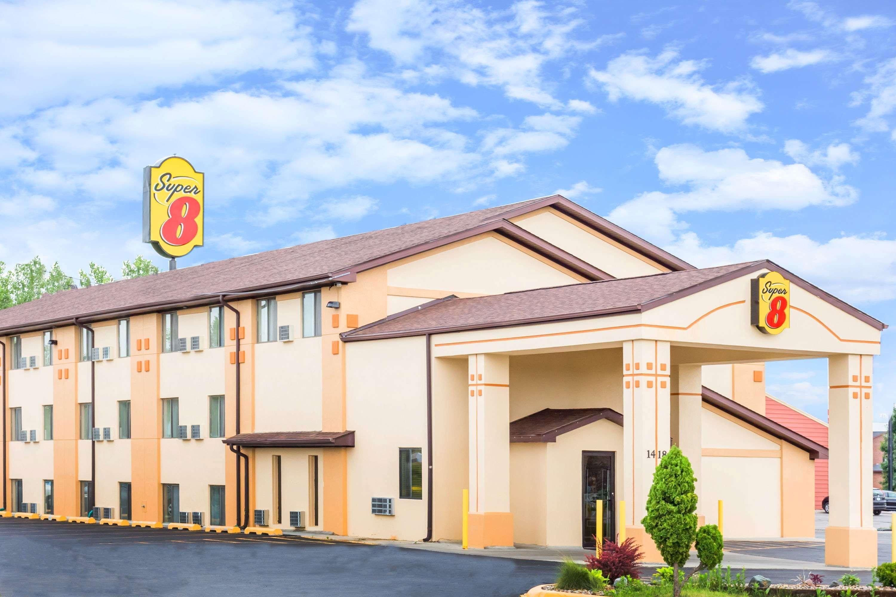 Hotel Super 8 By Wyndham Ames Exteriér fotografie
